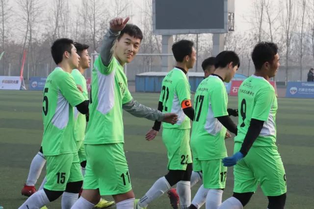 杨毅：李凯尔最合适打4号位 挡拆策应破紧逼